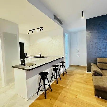 Neo Luxury By One Mamaia